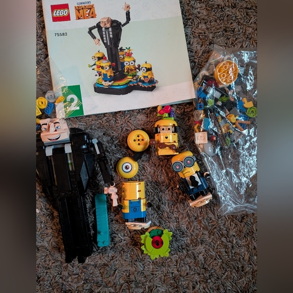 Lego Despicable Me Brick-Built Gru & Minions + Minifig Minions Sets - Picture 3 of 5